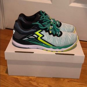 361-SENSATION 3: White/Ebony